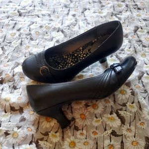 Mudd black dress shoes. Women's size 8.